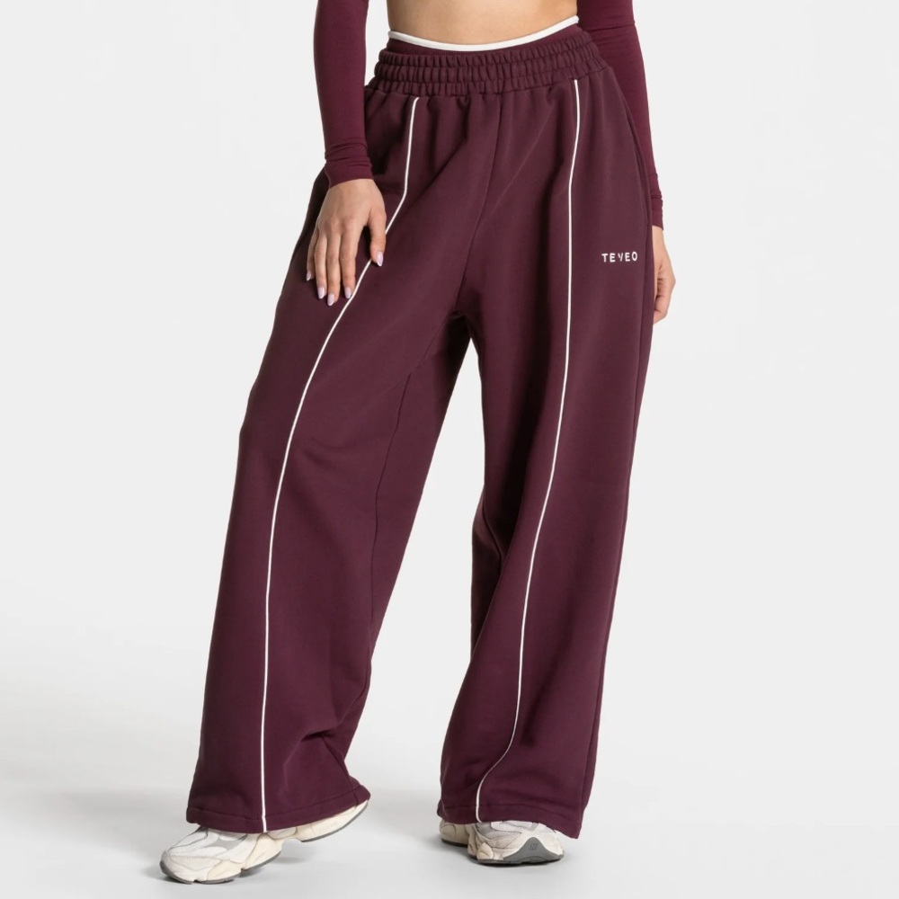 Teveo Contrastline Wide Leg Joggers in Plum